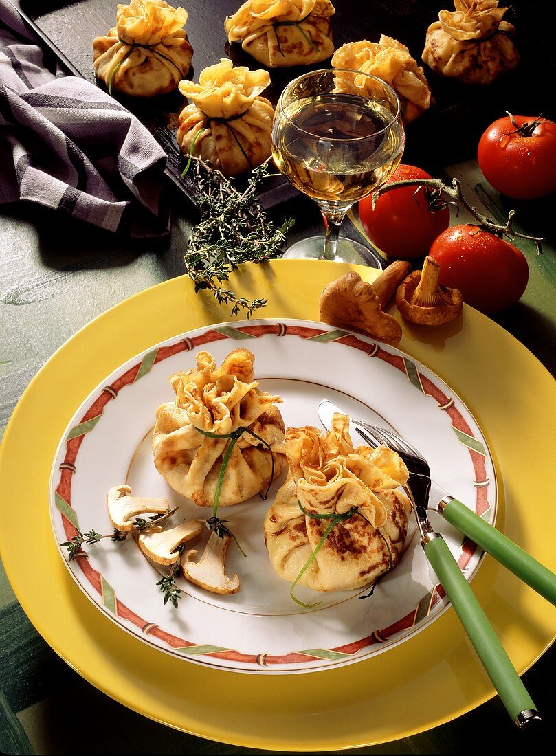 Crepes pouches with chanterelle filling