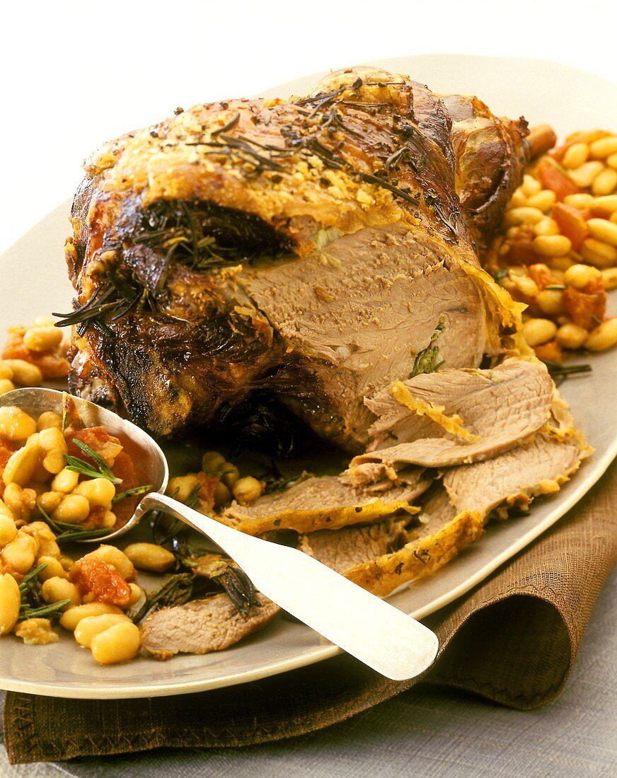 Leg of lamb with white beans