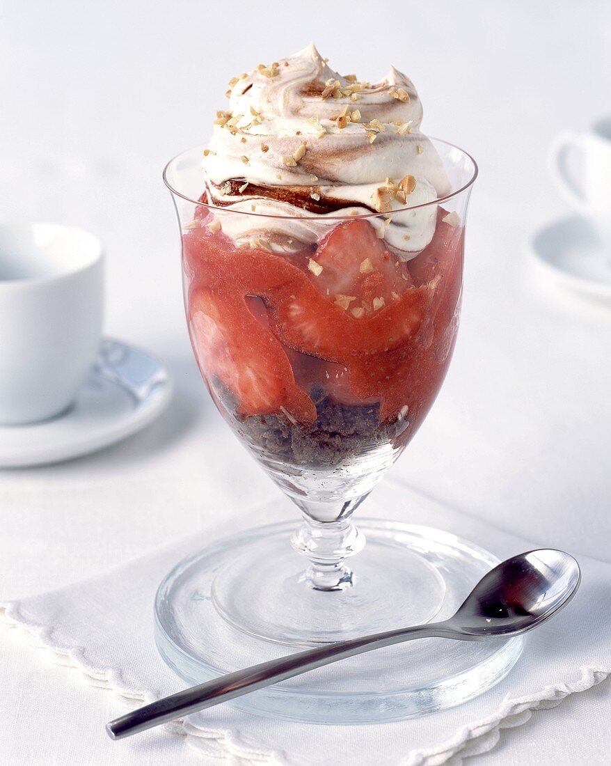 Strawberry sundae with chocolate cream