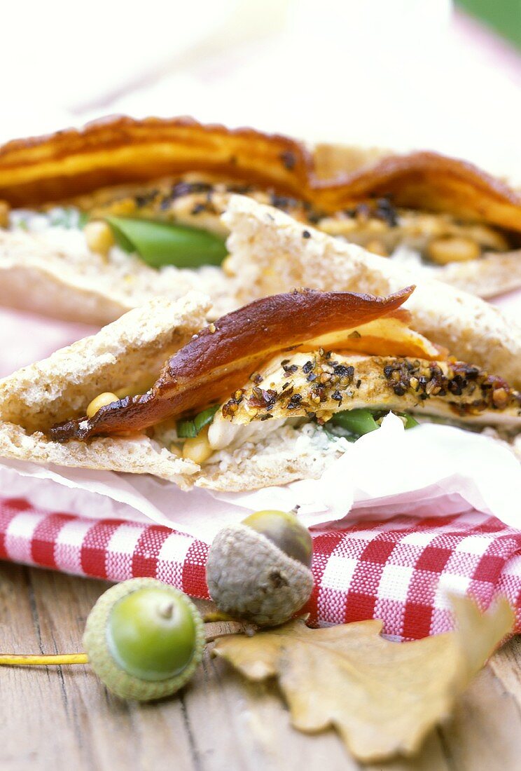 Flatbread sandwich with chicken breast and quark mousse
