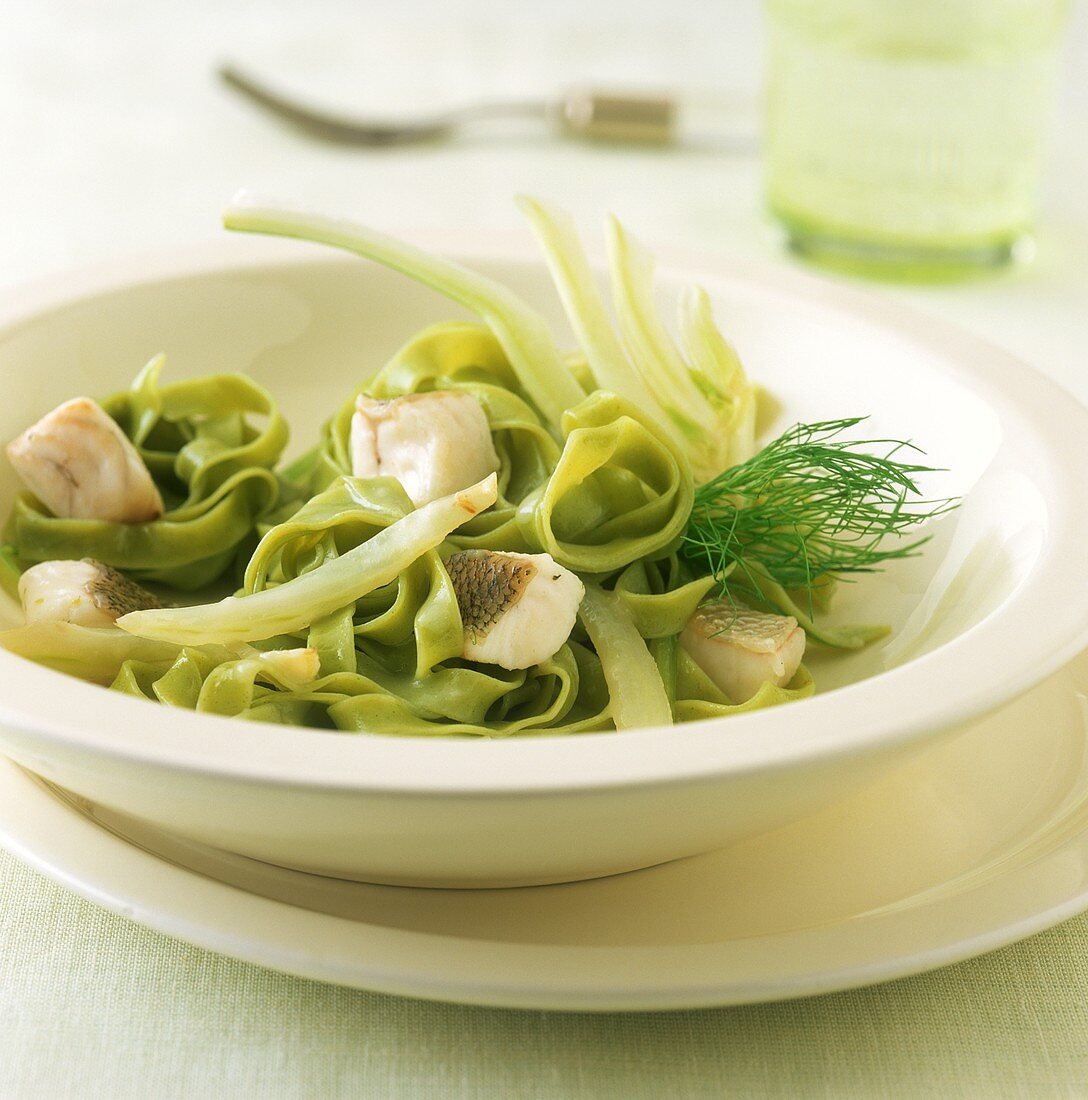 Green pasta with pike-perch fillet and fennel