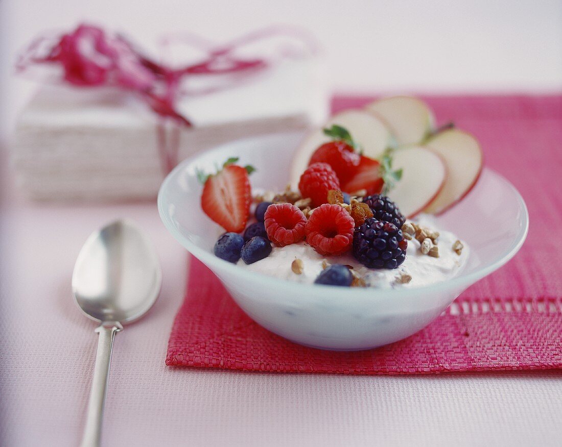 Apple quark with berries and sunflower seeds