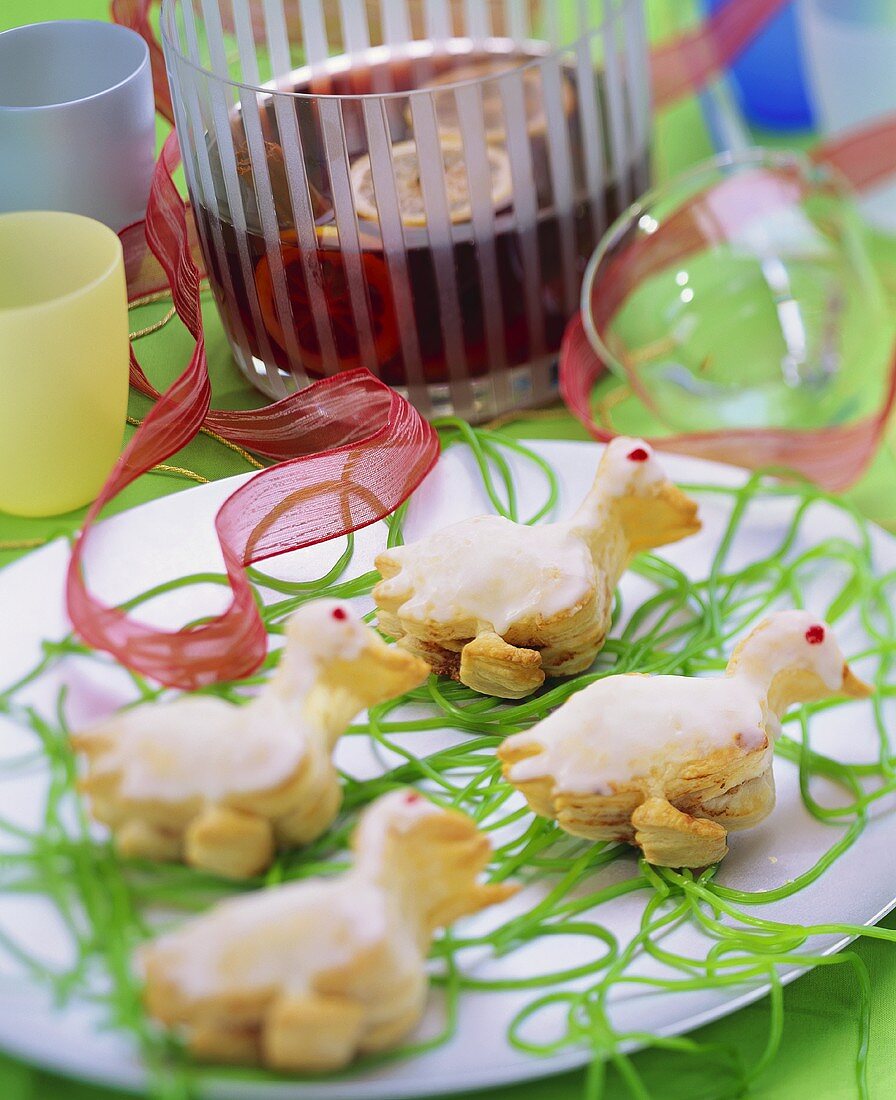 Elderflower punch and sweet Martinmas geese for children