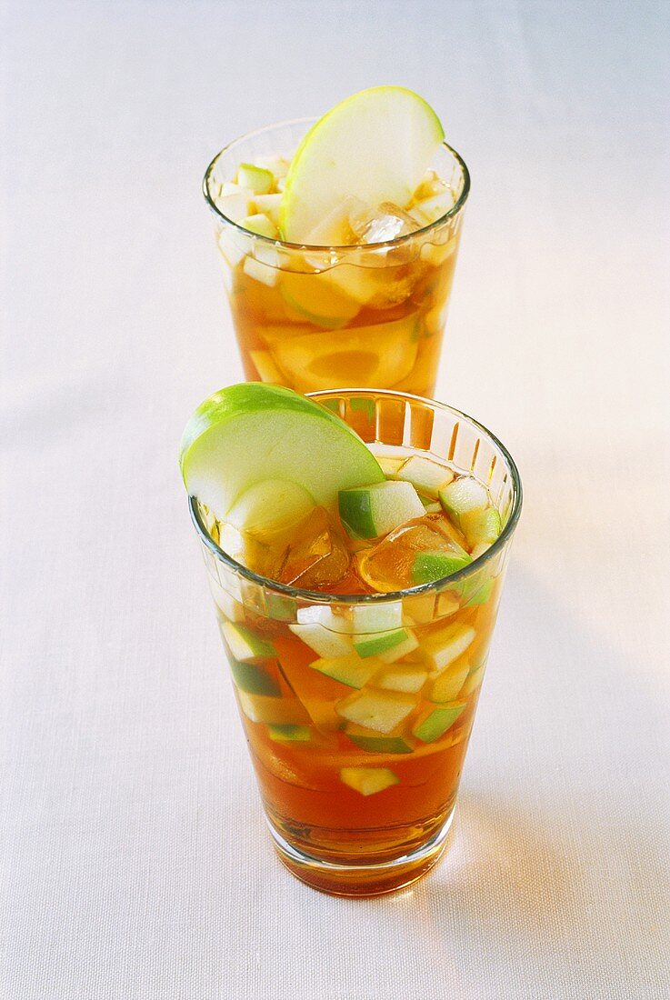 Cold apple punch