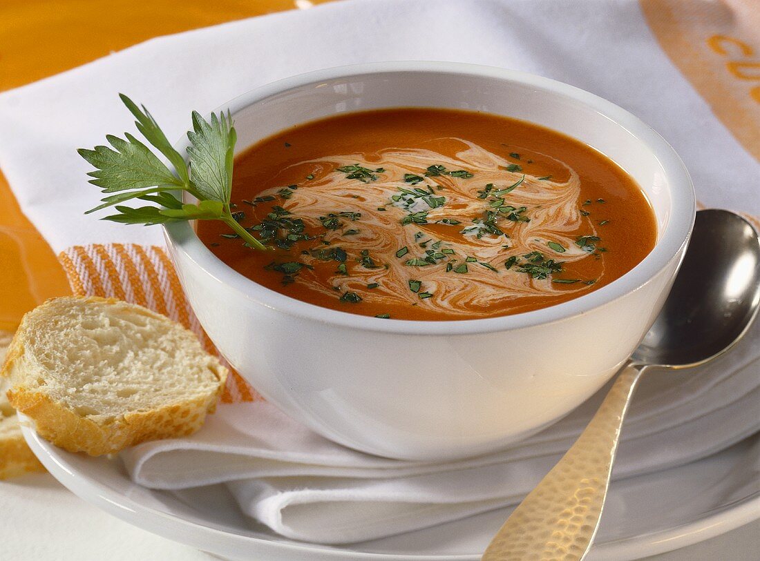 Creamed tomato soup with parsley