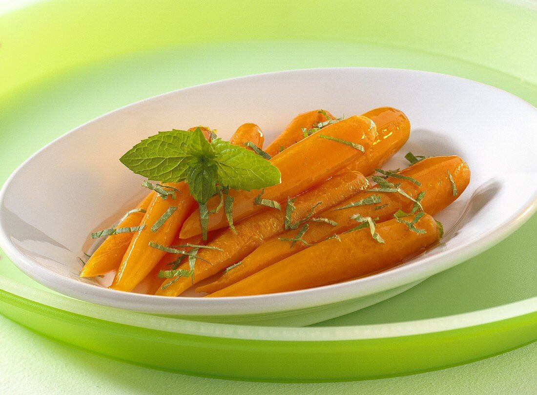 Glazed carrots with mint