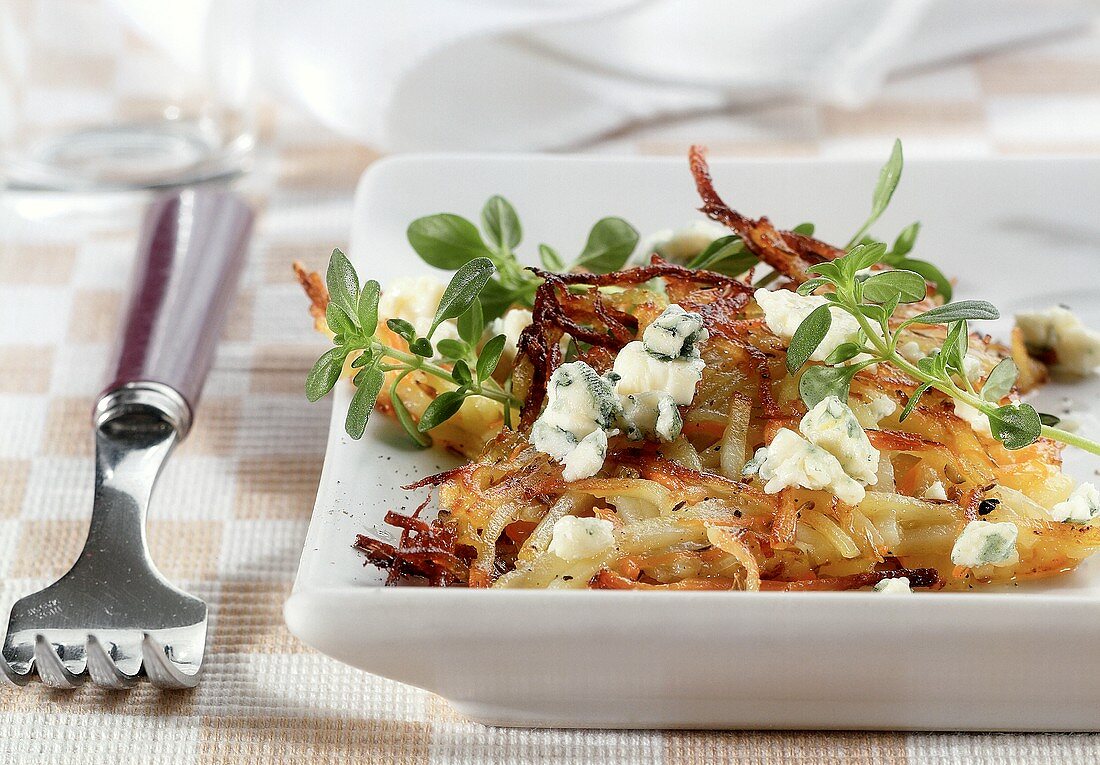 Fried potatoes with Gorgonzola