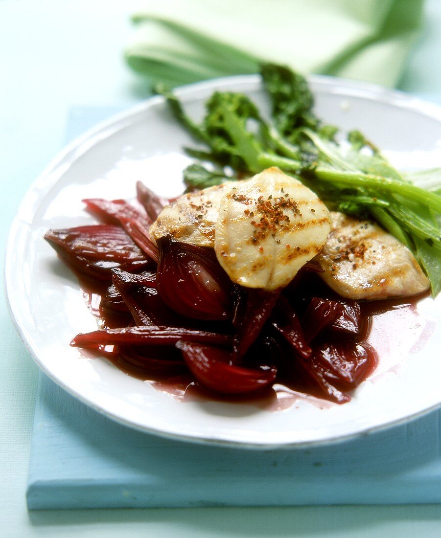 Barbecued chicken breast with onion and rhubarb relish