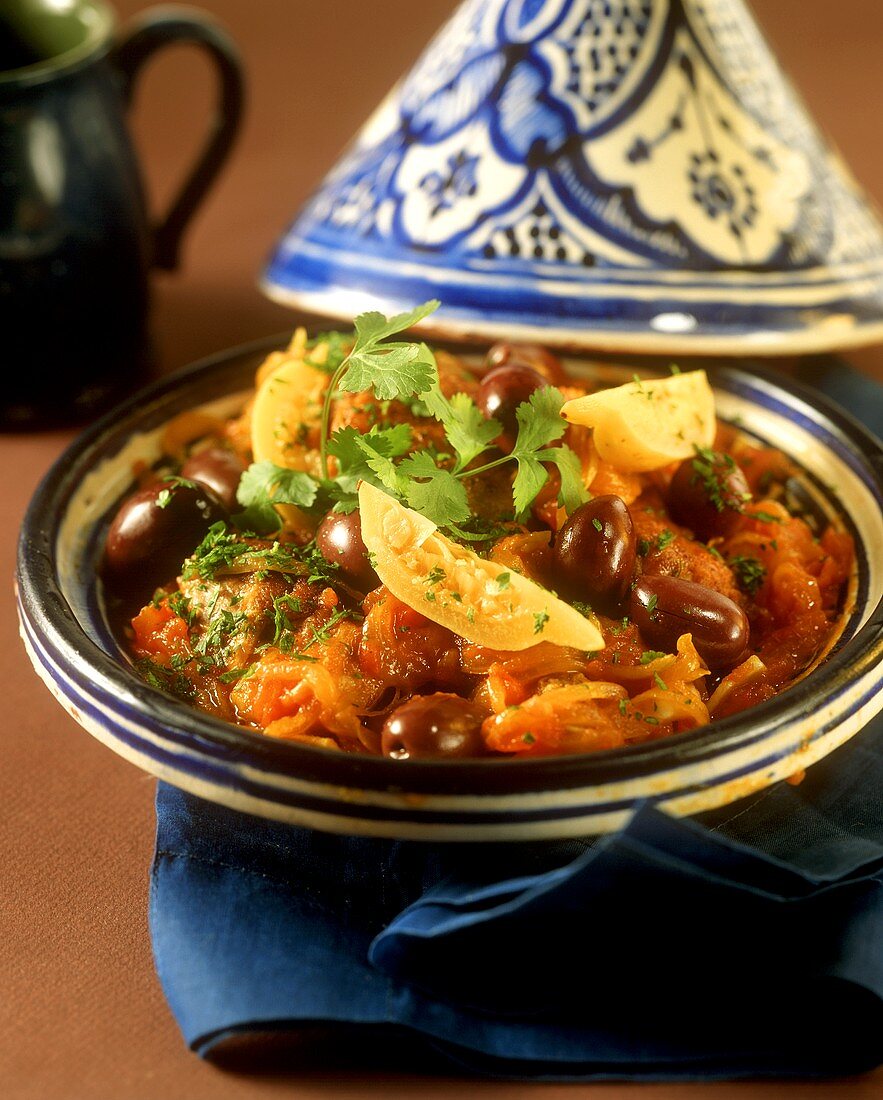 Hähnchentajine mit Zwiebeln und Zitronen-Confit