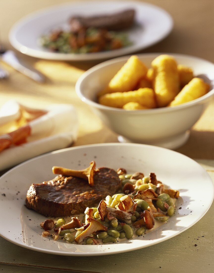 Steak mit Pfifferlingsgemüse