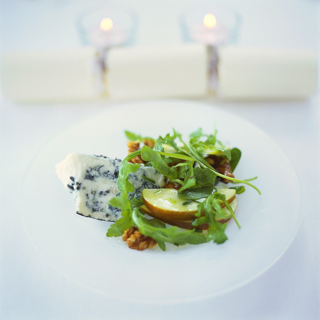 Blue cheese with pear, rocket and honey