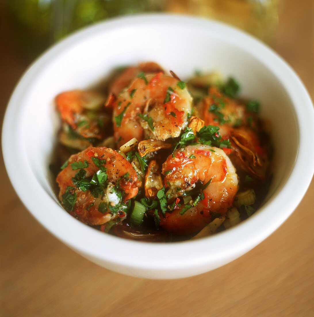 Fried shrimps with garlic and parsley