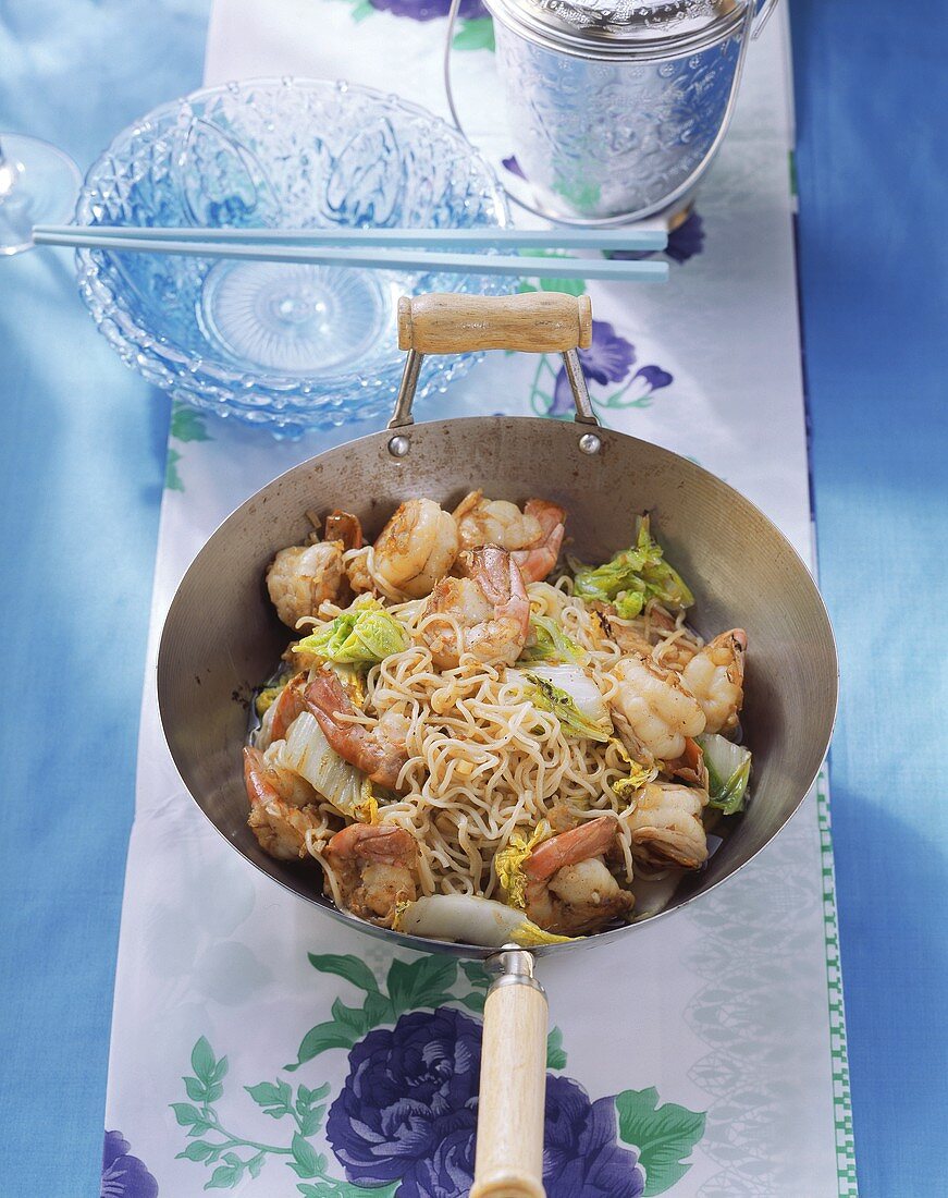 Asian egg noodles with shrimps