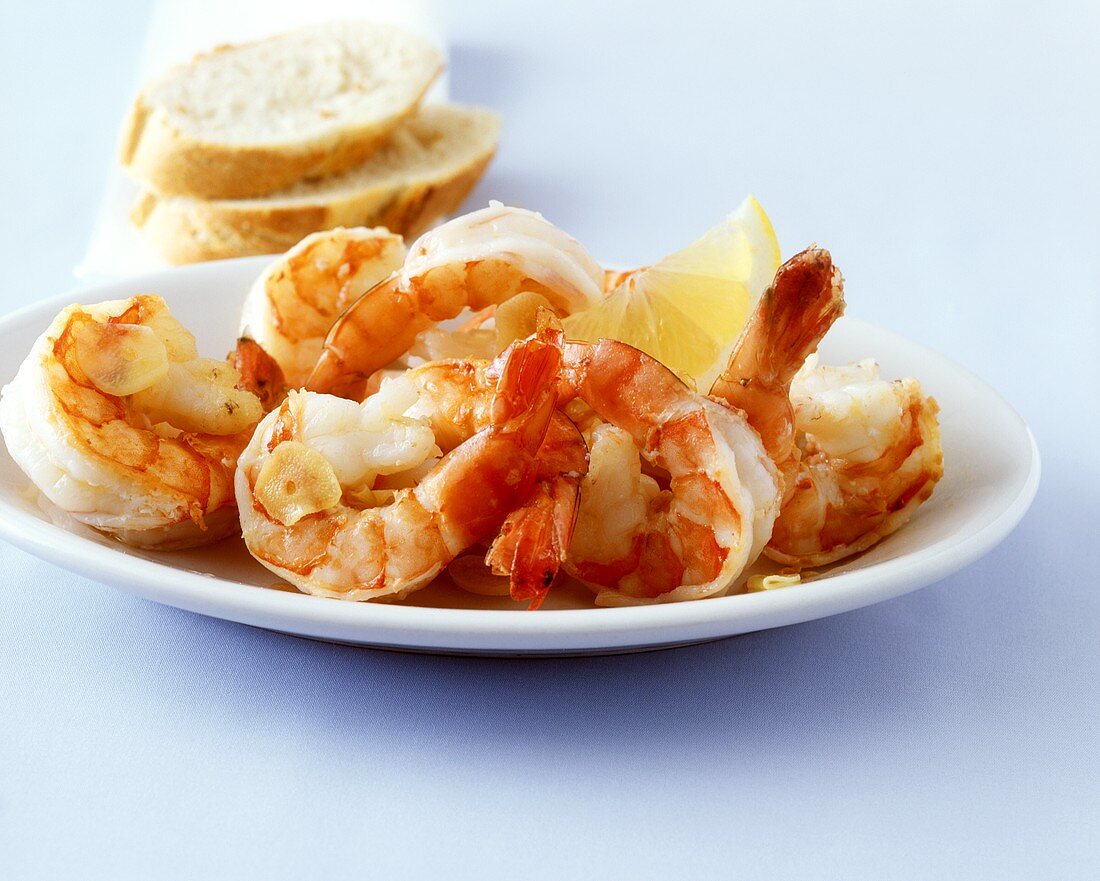 Garlic shrimps (shrimps fried in garlic oil)