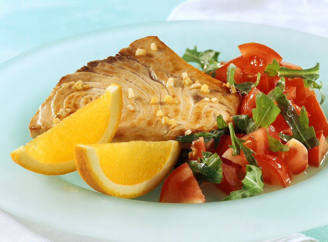 Schwertfisch mit Tomaten-Rucola-Salat