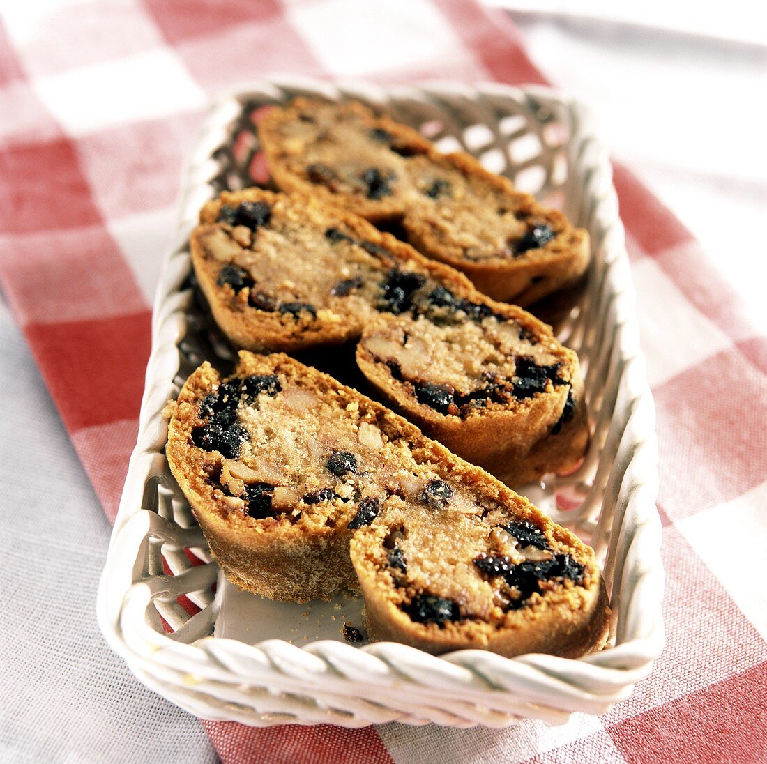 Pitaimpigliata (Walnuss-Rosinen-Gebäck), Kalabrien, Italien