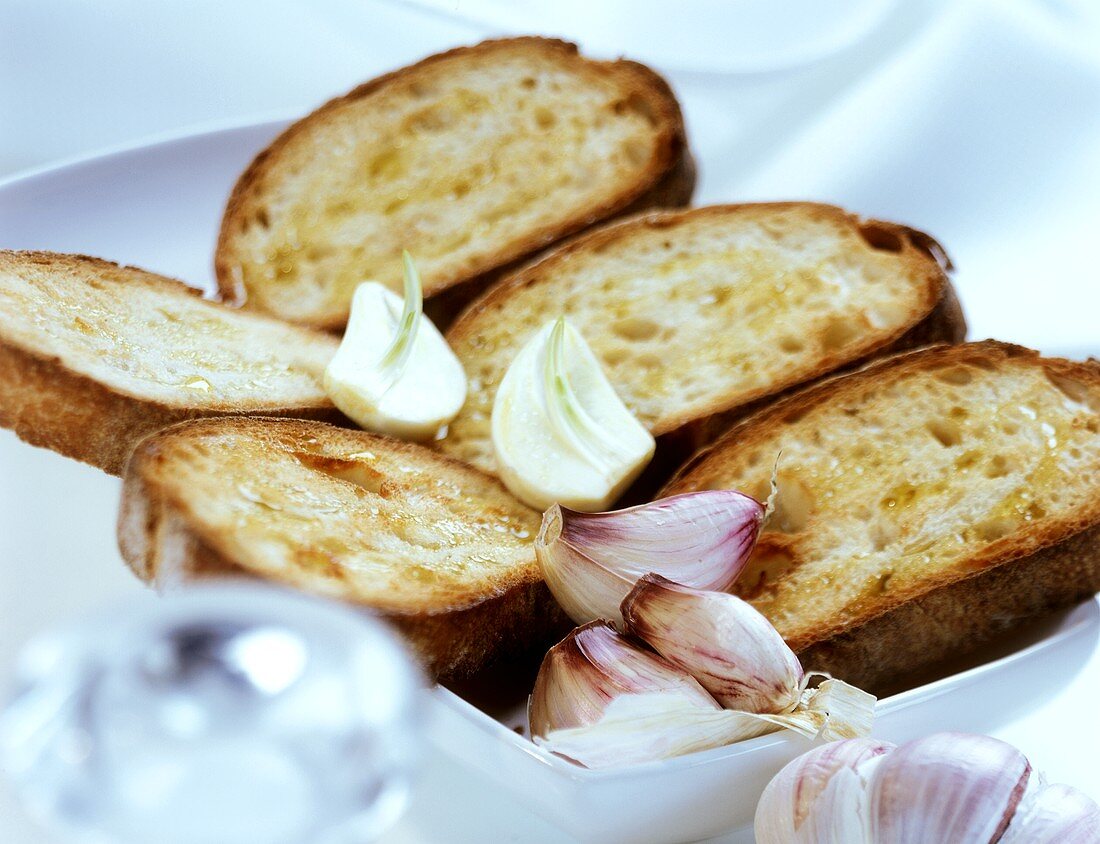 Fettunta (toasted bread with garlic and olive oil)