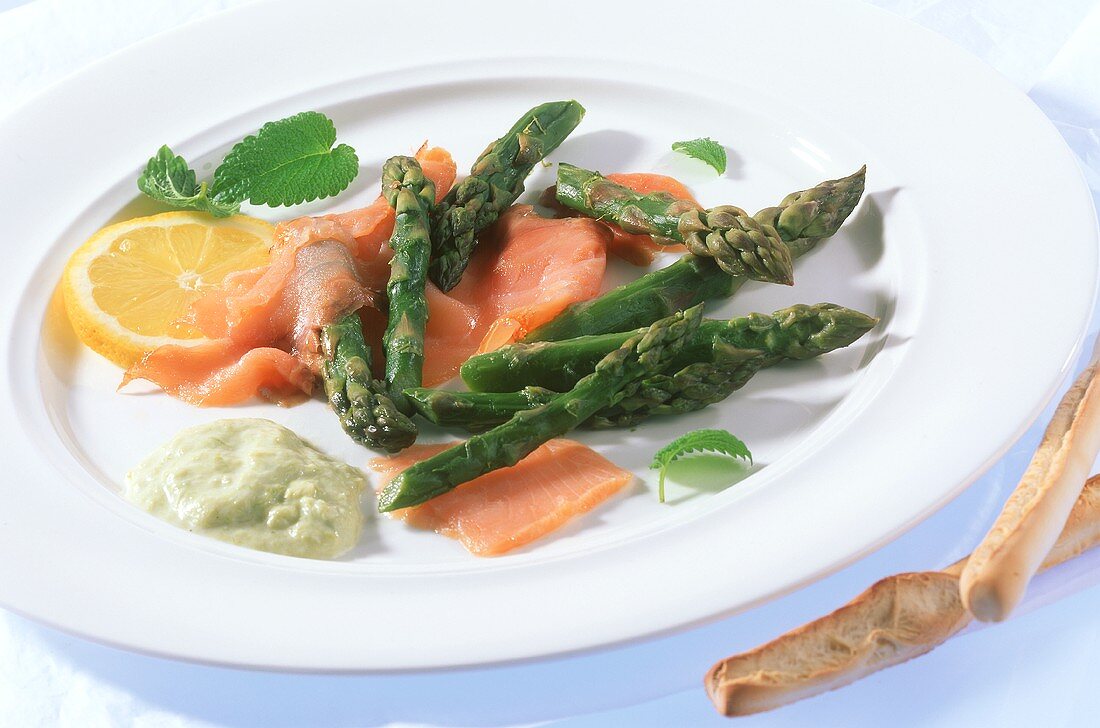 Smoked salmon with green asparagus and asparagus mousse