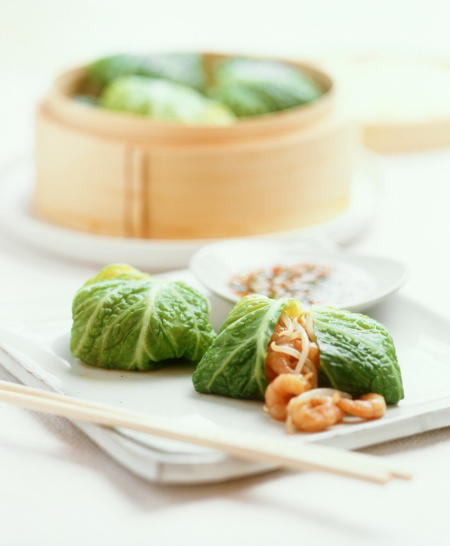 Cabbage leaves stuffed with shrimps and soya sprouts