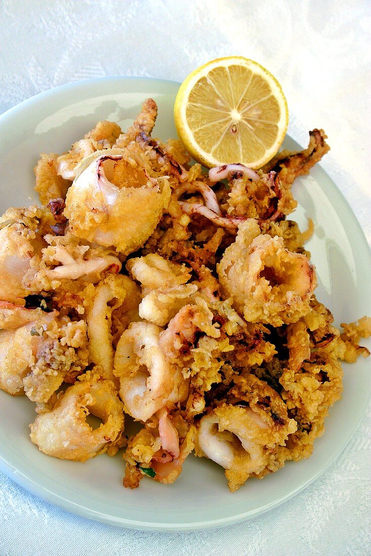 Calamari fritti (frittierte Tintenfische) Kreta, Griechenland