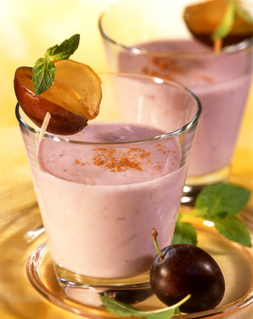 Plum drink with concentrated pear juice, kefir and cinnamon