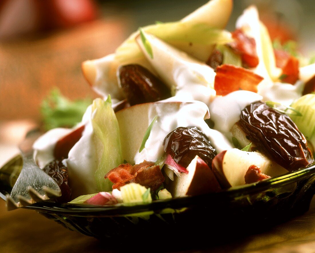 Pear salad with dates and celery