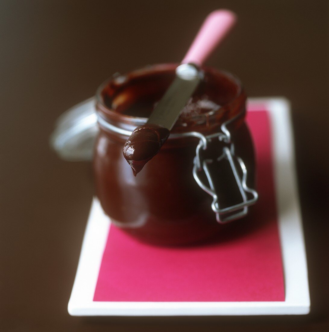 Schokoladencreme im einem Einmachglas