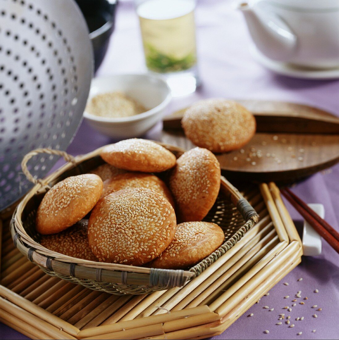 Sweet deep-fried oil cakes with sesame (Sichuan, China)
