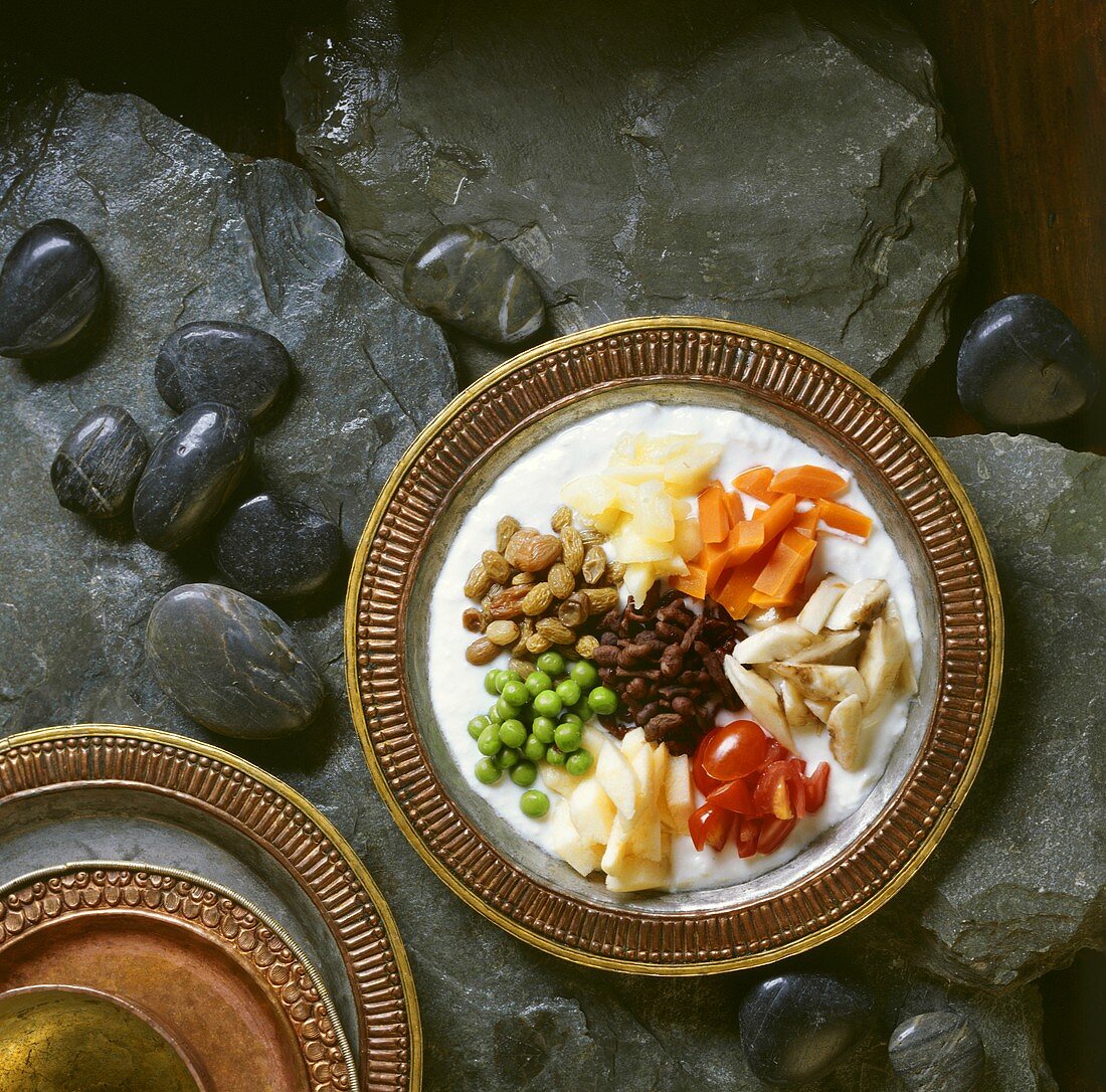 Nei ma chu ma (Salat mit Joghurt, Gemüse & Ginseng, Tibet)