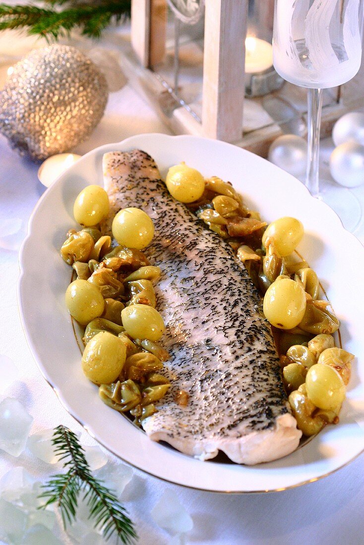 Pike with grapes for Christmas