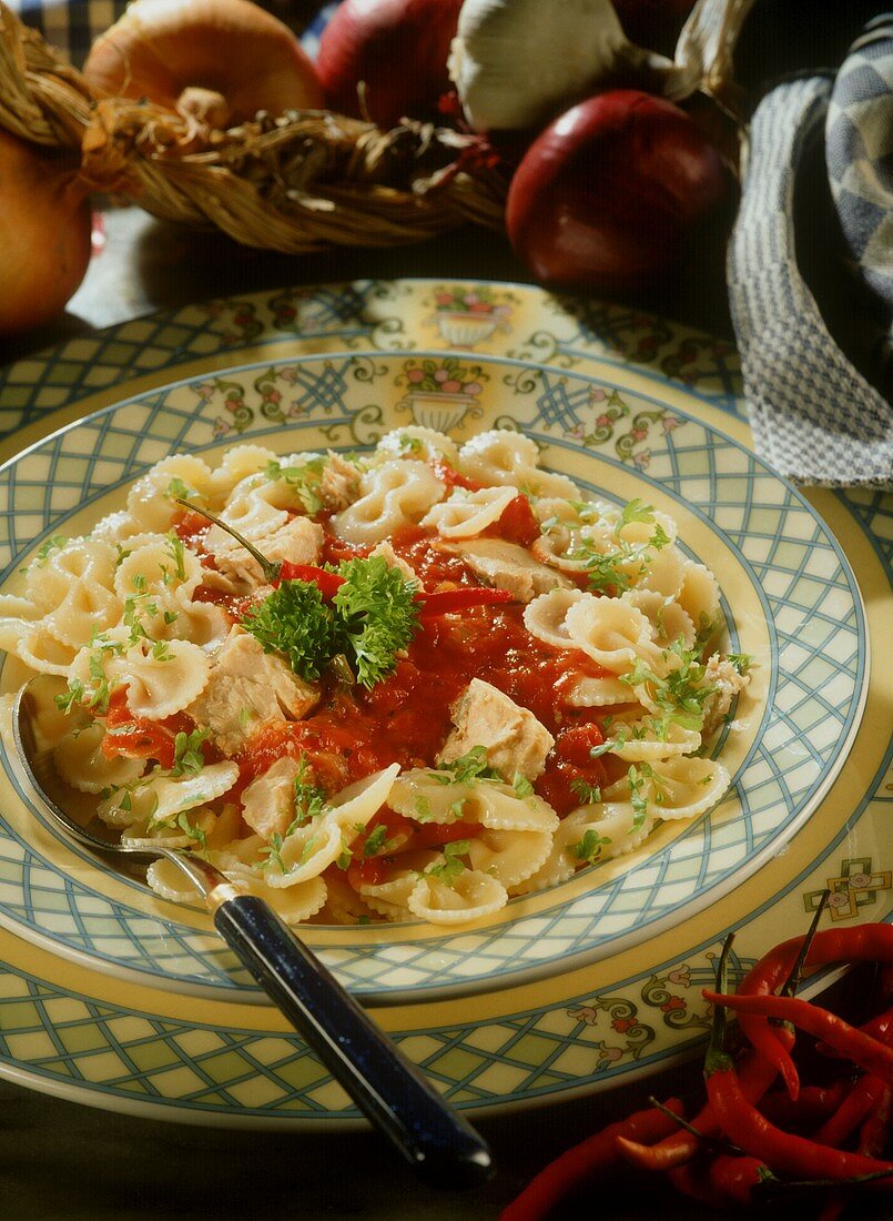 Pasta al tonno (pasta with tuna and tomato sauce, Italy)