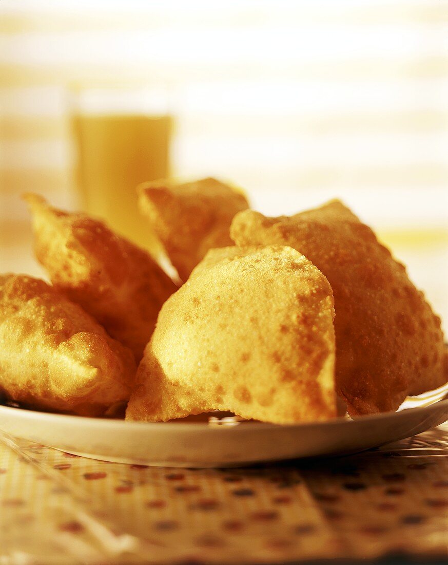 Pasteis Fritos (gefüllte Teigtäschchen, Brasilien)