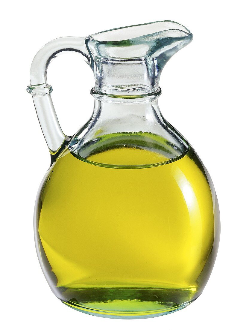 Glaskännchen mit Olivenöl