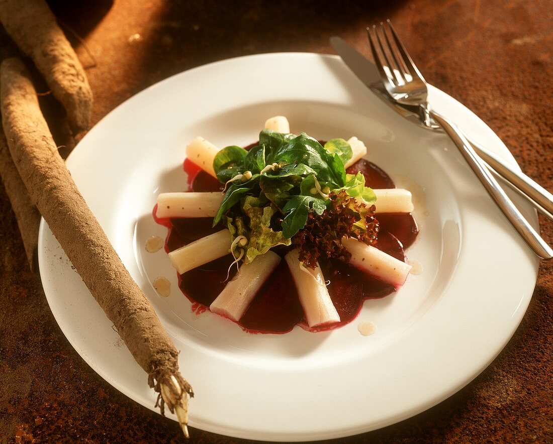 Salat mit Schwarzwurzeln, Roter Bete und Blattsalaten