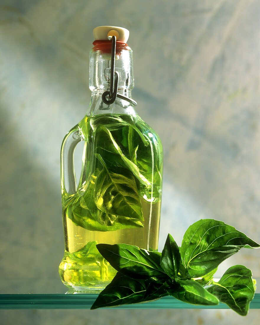 Basil oil (oil flavoured with basil leaves)
