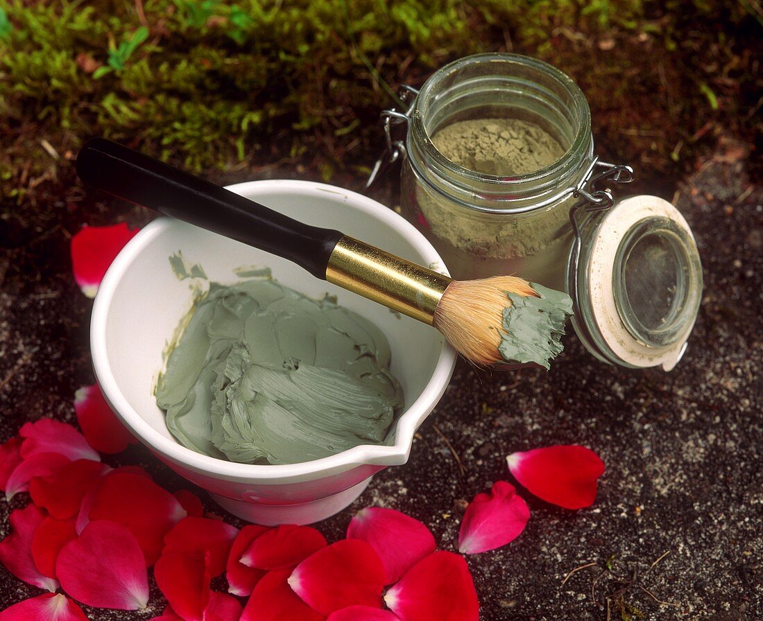 Healing earth face mask