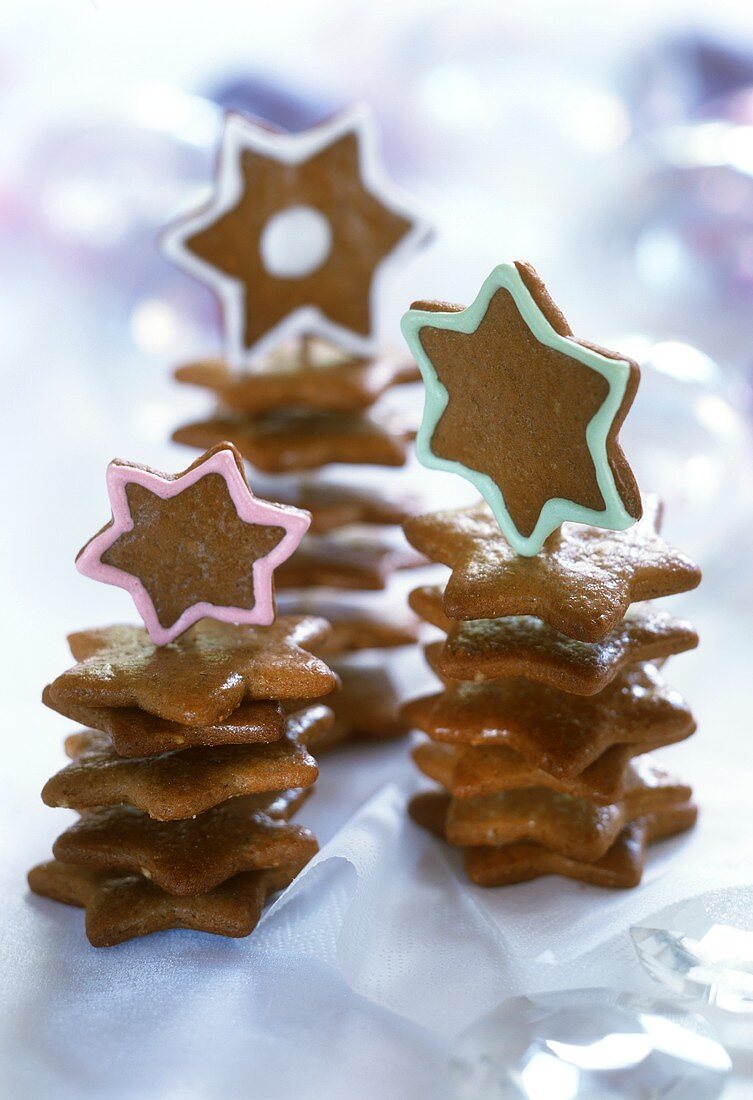 Gingerbread stars in a pile