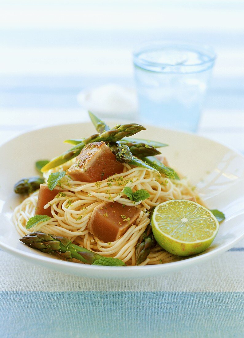 Spaghettini with tuna and green asparagus