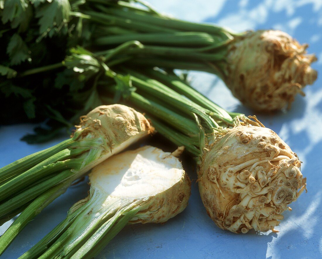 Celeriac, whole and halved