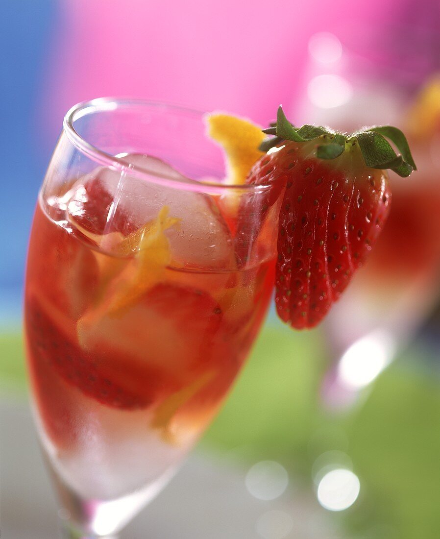 Vodka with strawberries and ice