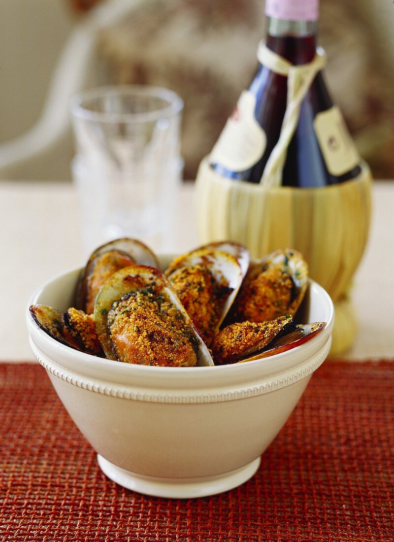 Mussel gratin with almond and pepper crust