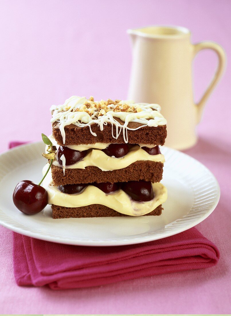 Cherry and chocolate cake, tiramisu style