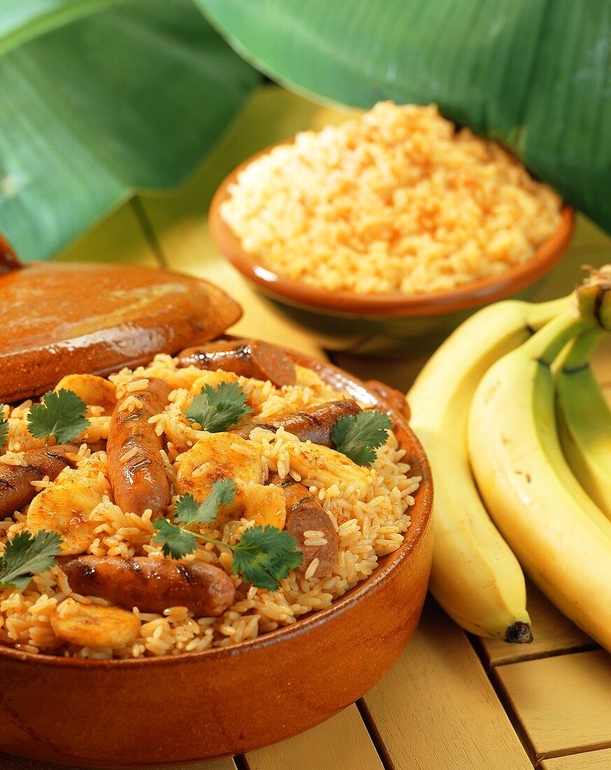 Toulouse sausages, Creole style, with rice and bananas