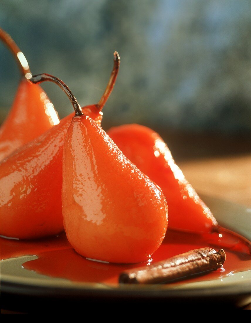 Pears in red wine with cinnamon