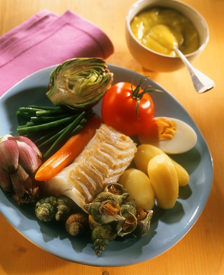 Fisch und Gemüse mit Aïoli (Knoblauchmayonnaise, Frankreich)