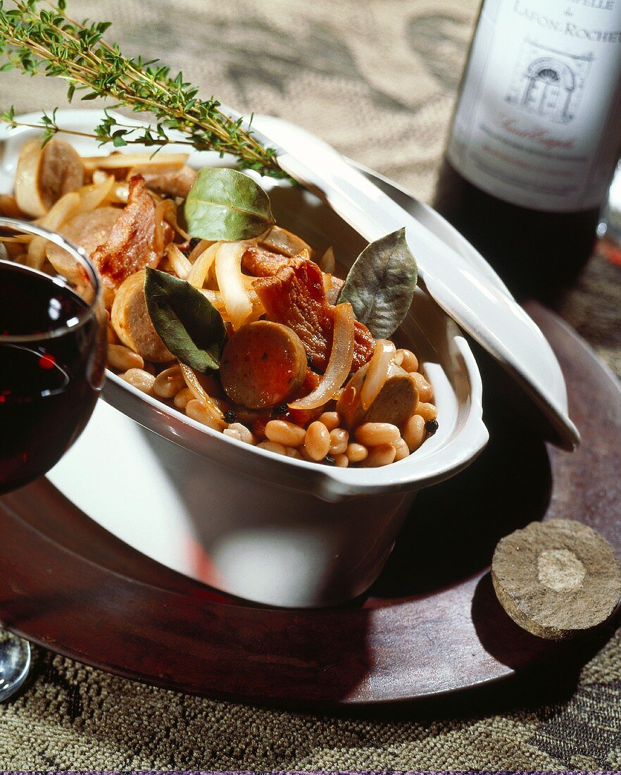 Cassoulet (Bohnen-Fleisch-Eintopf aus Südfrankreich)