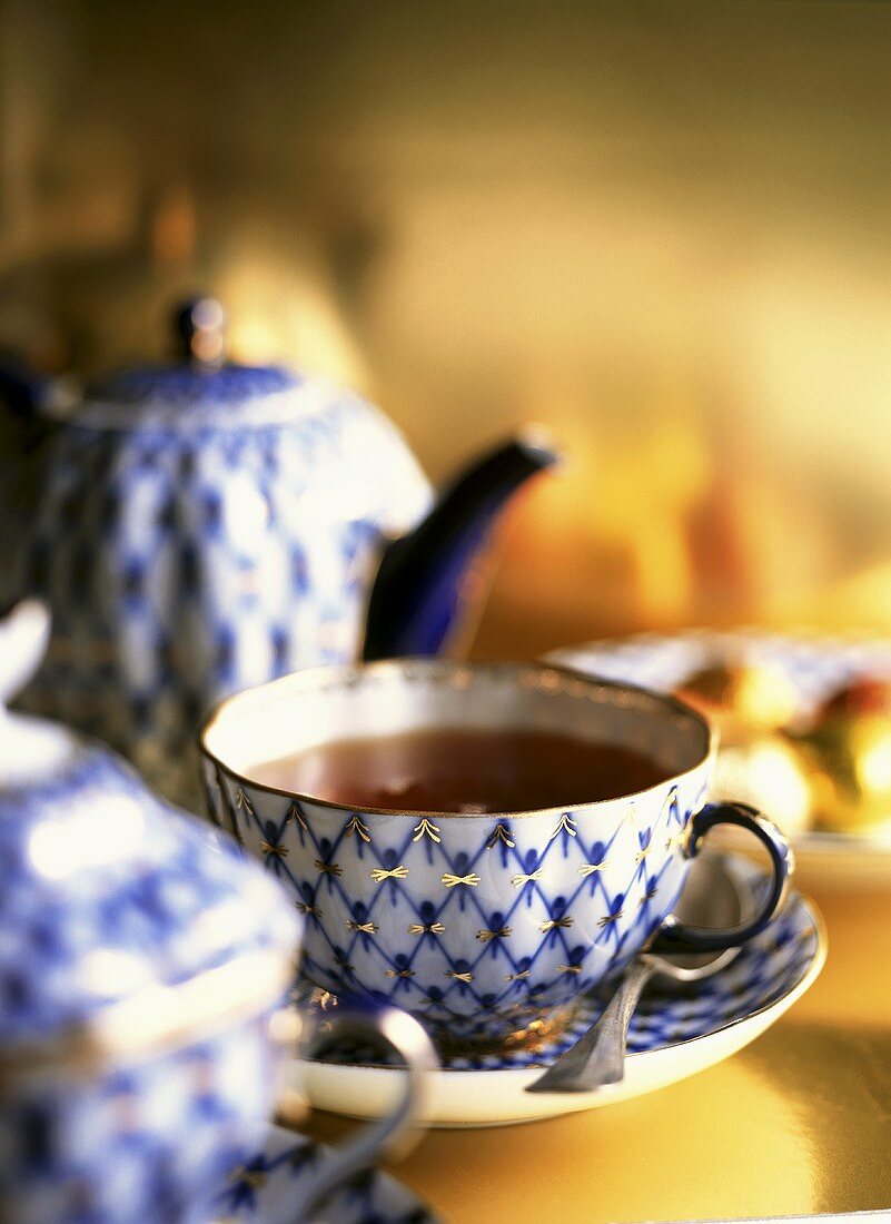 Tee in Petersburger Porzellan