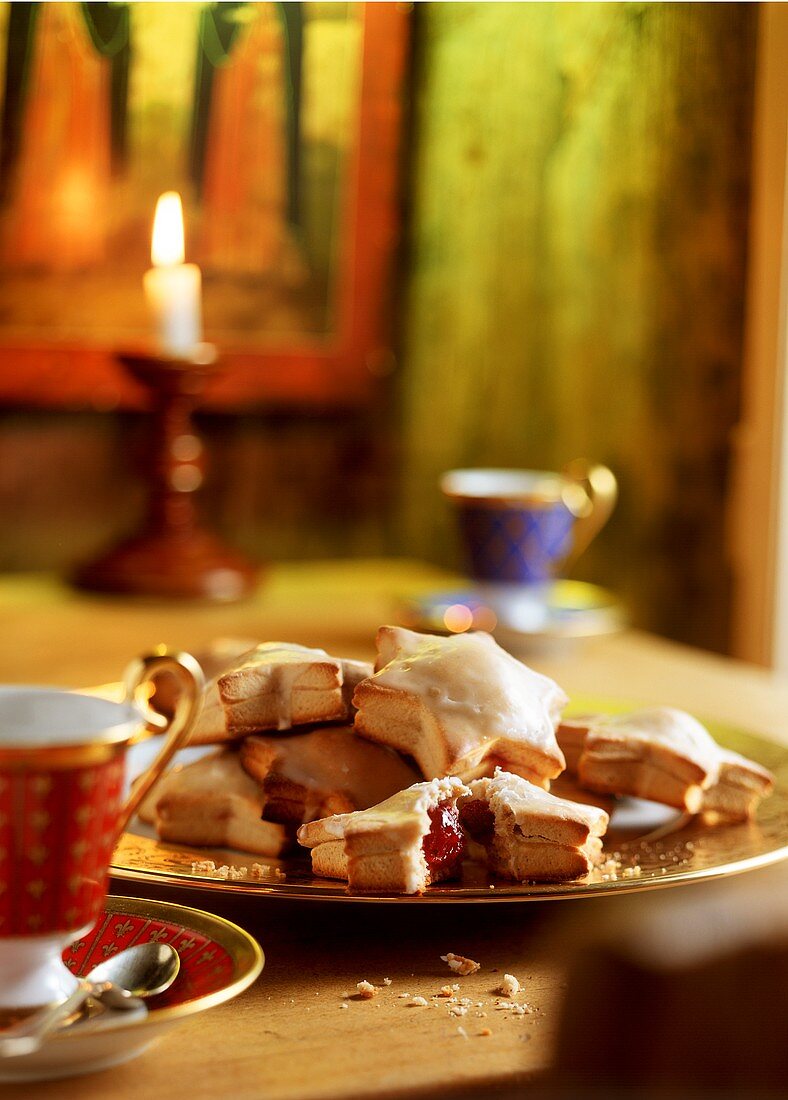 Medovye pryaniki (filled gingerbread, Russia)