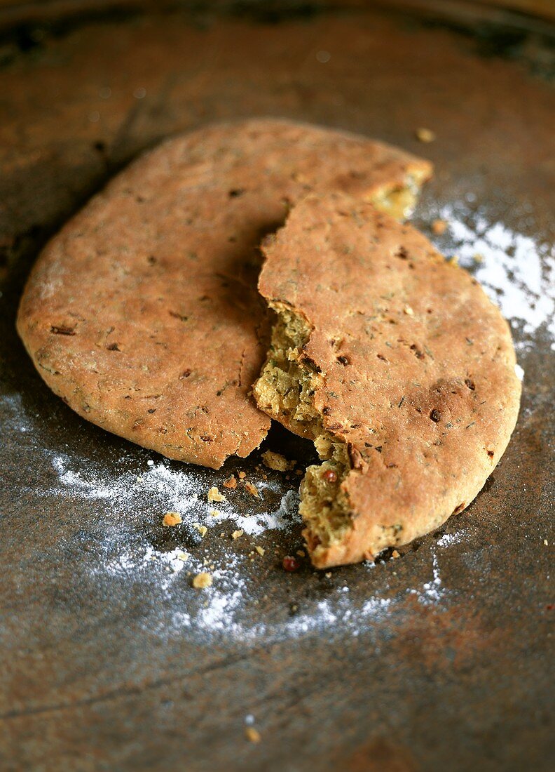 Lepeuschki (Fladenbrot aus der Pfanne, Tadschikistan)