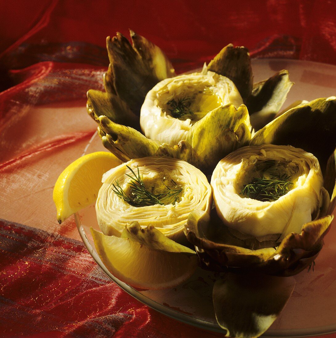Small artichoke hearts with olive oil and lemon